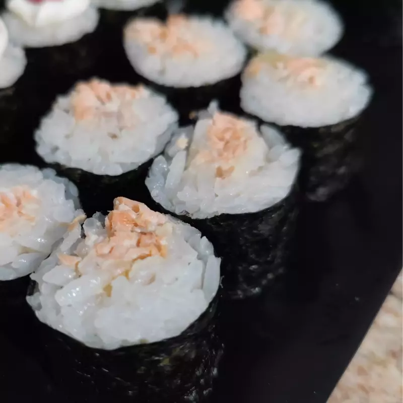 Hossomaki salmão grelhado