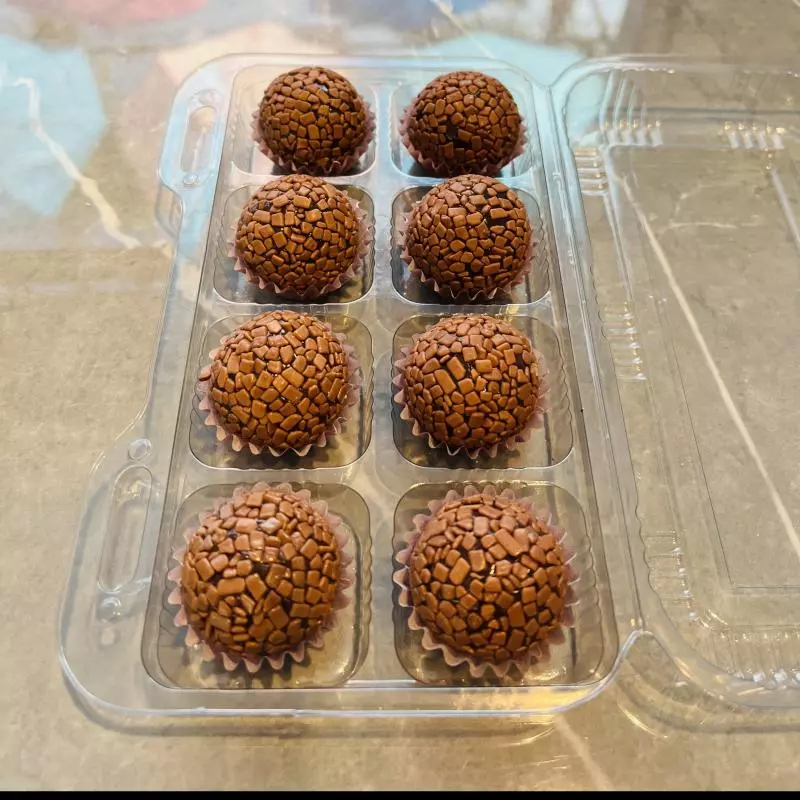 8 brigadeiros