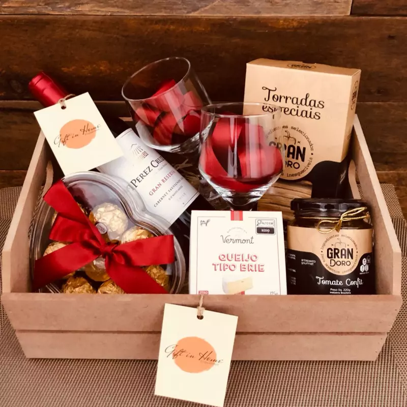 CESTA DE VINHO VERSOS E VINHO