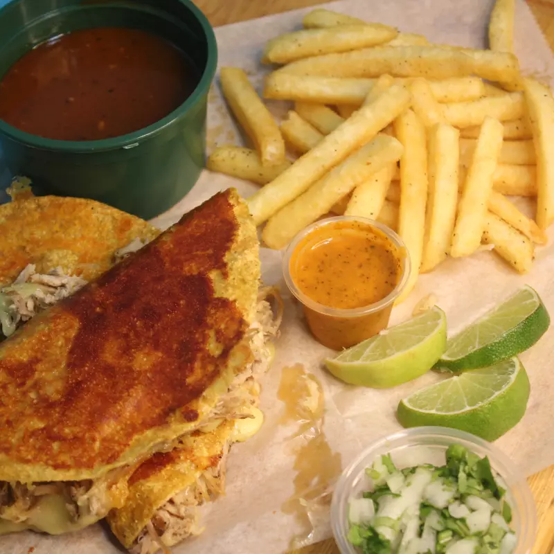 Combo2: 2 Tacos de Birria + Papas