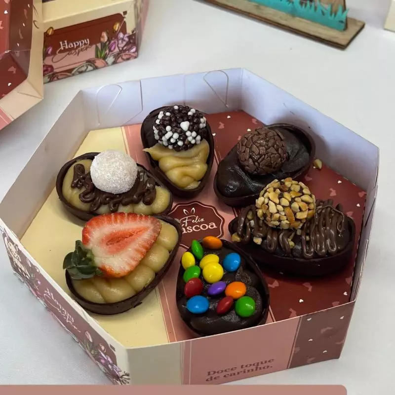 Caixa com 6 mini ovos