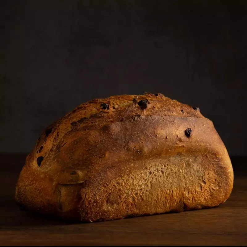 PAN CON CANELA Y PASAS