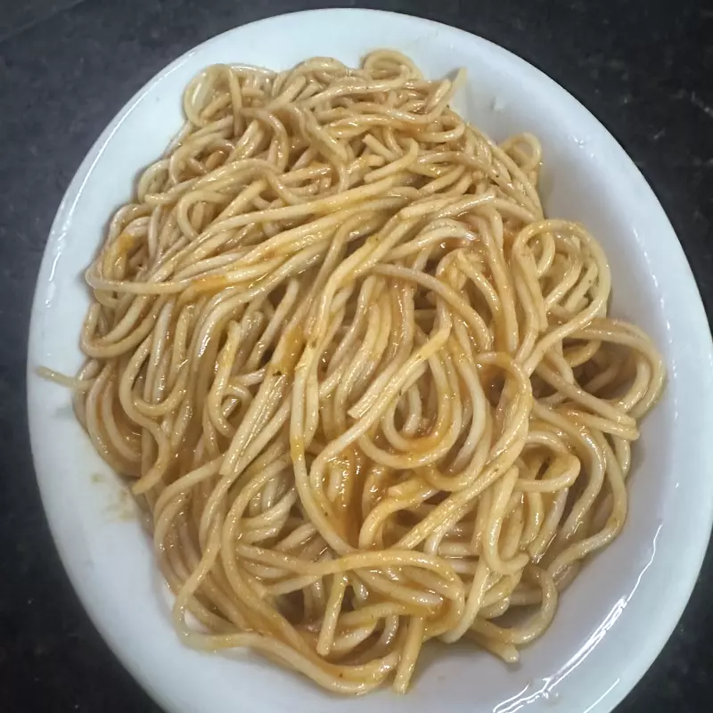 Pc espaguete ao molho de tomate