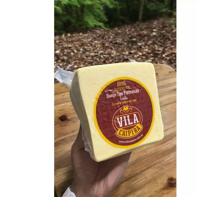 Queijo parmesão cunha (Vila Caipira)