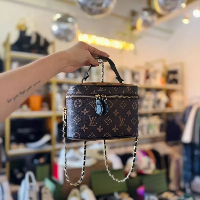 NECESER LOUIS VUITTON MONOGRAM