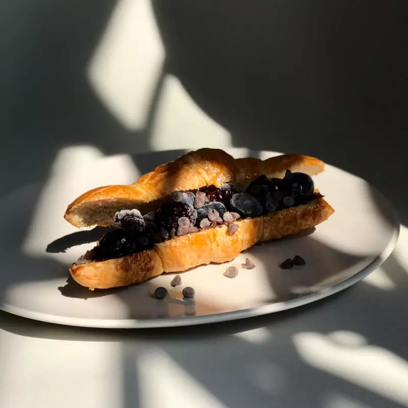 CROISSANT MADRE RELLENO BERRIECAFÉ