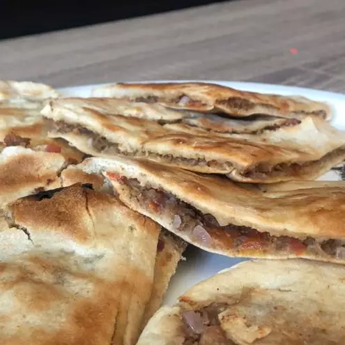 صفيحة بلحمة و جبنة