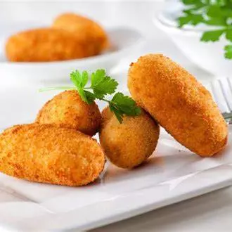 BOLINHO DE COSTELA