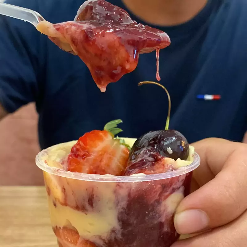 Copo de frutas vermelhas