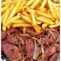 Batata com calabresa acebolada