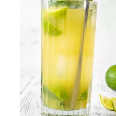 Soda de Abacaxi com Caramelo Salgado