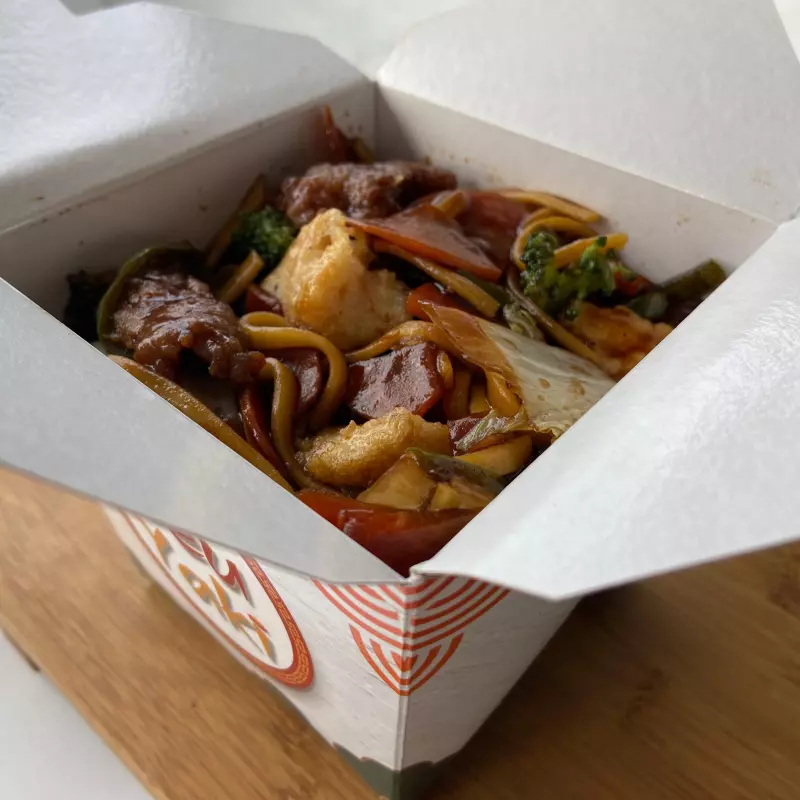 Yakissoba Carne, Frango e Camarão