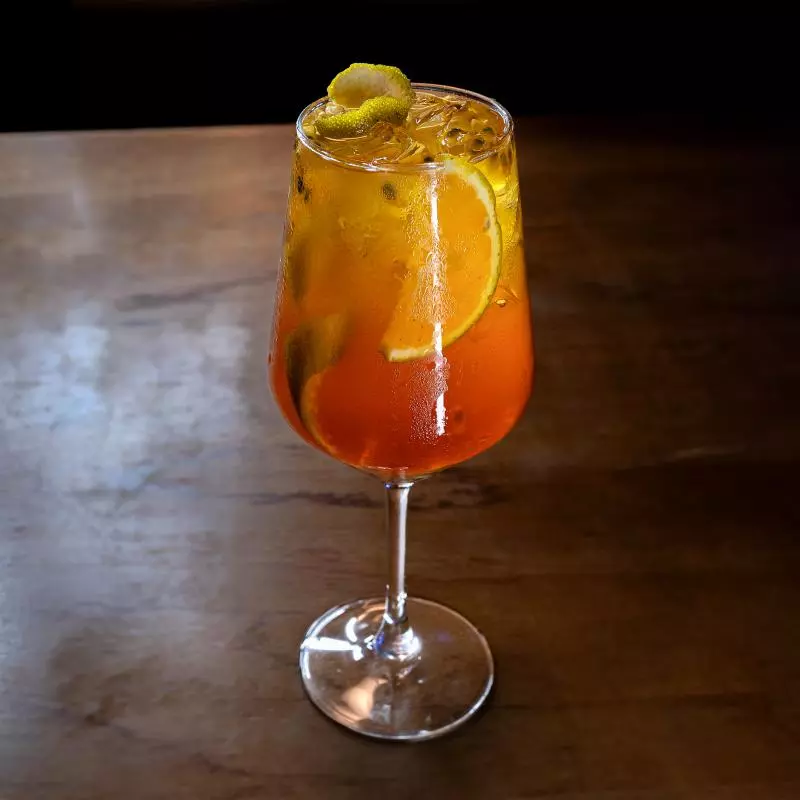 Aperol tonica tropical