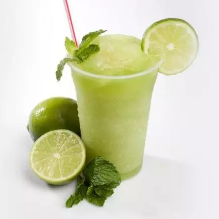 Limonada de Hierba buena vaso