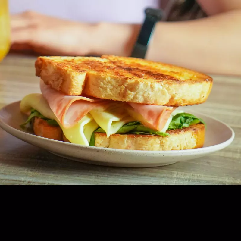 Sandwich de Jamon y queso