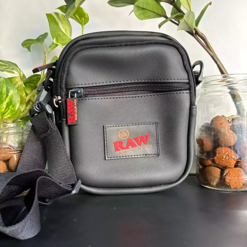 RAW Shoulder Bag de Couro