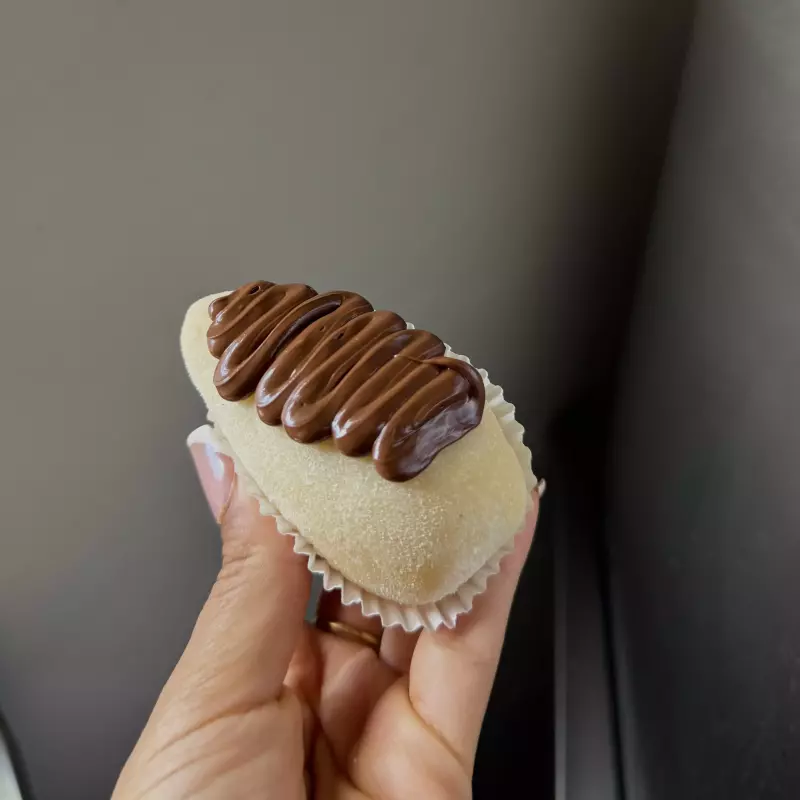 Coxinha de morango ninho e nutella