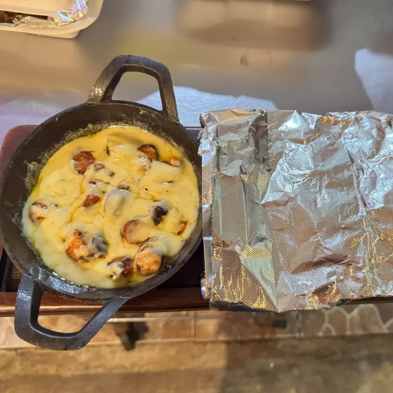 Queso fundido con Chistorra