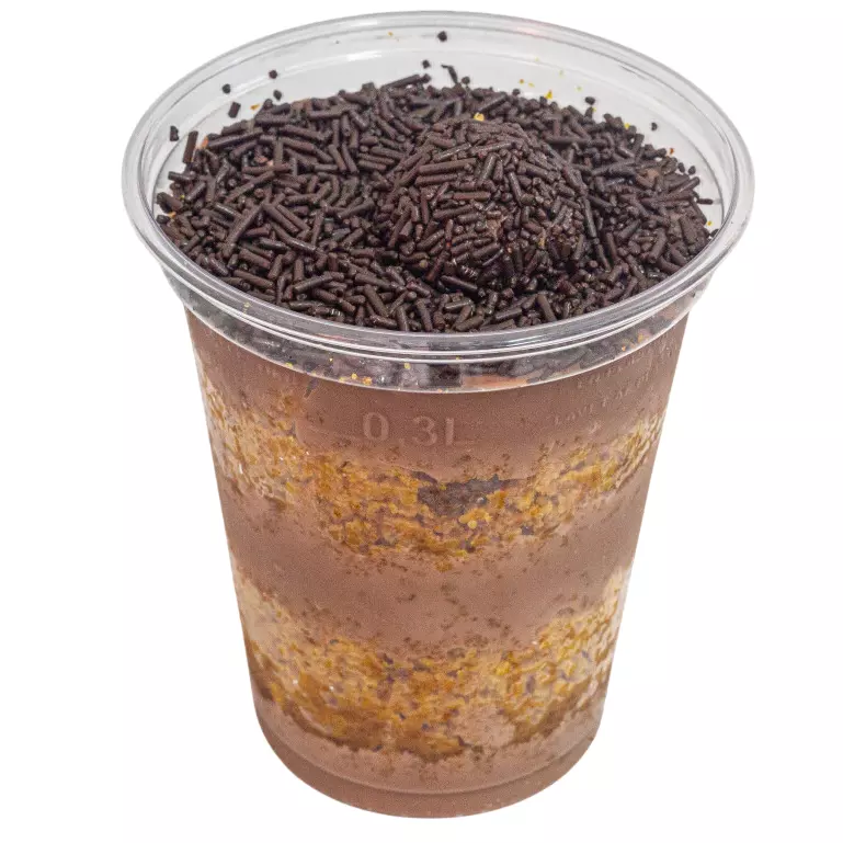 Bolo no Pote Cenoura com Brigadeiro