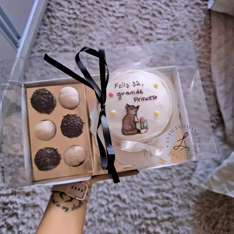 Bento cake presente 6 doces