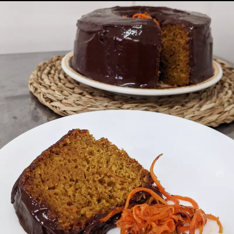 Bolo de Cenoura com Ganache De Chocolate