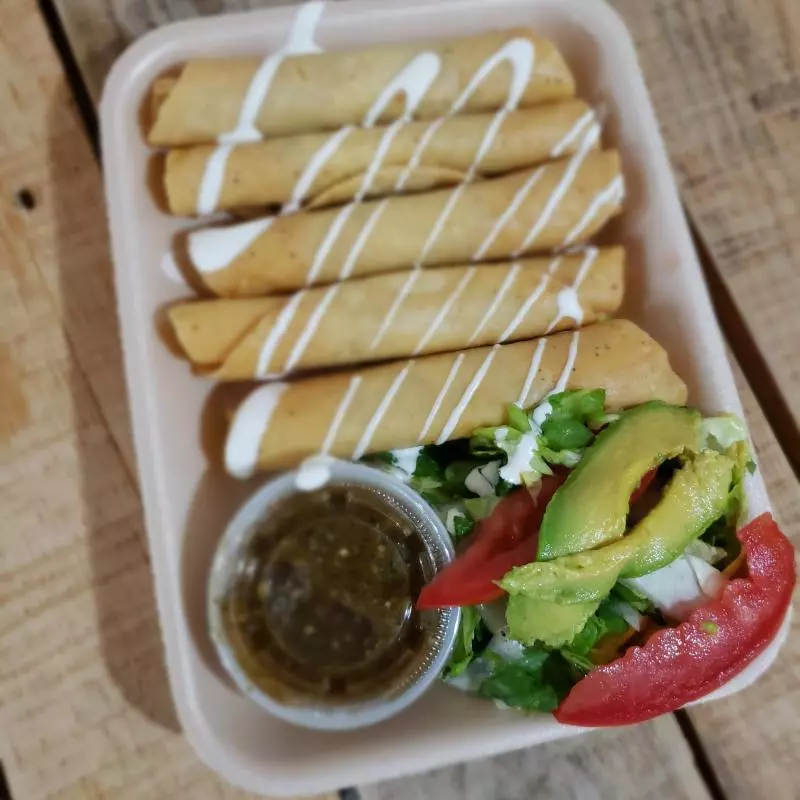 Flautas de pollo