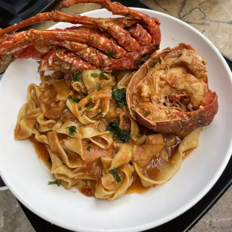 Pasta con Langosta (bajo reserva)