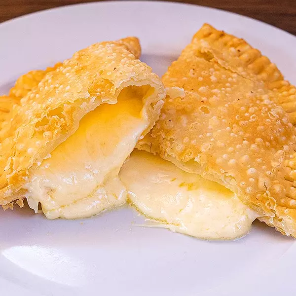 Empanada Frita Grande
