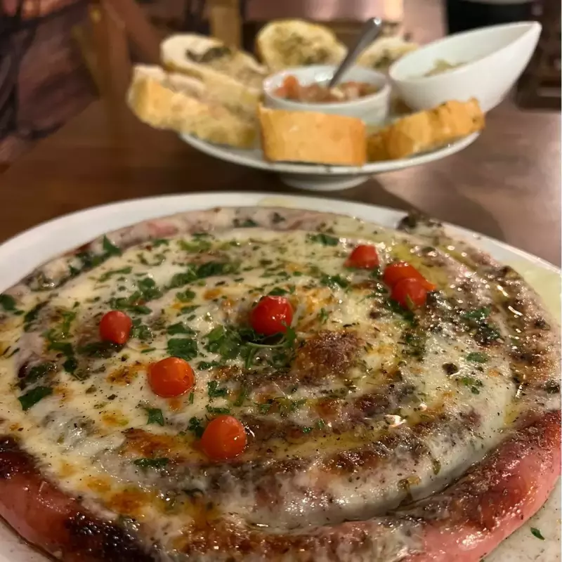 LINGUIÇA ARTESANAL COM QUEIJO