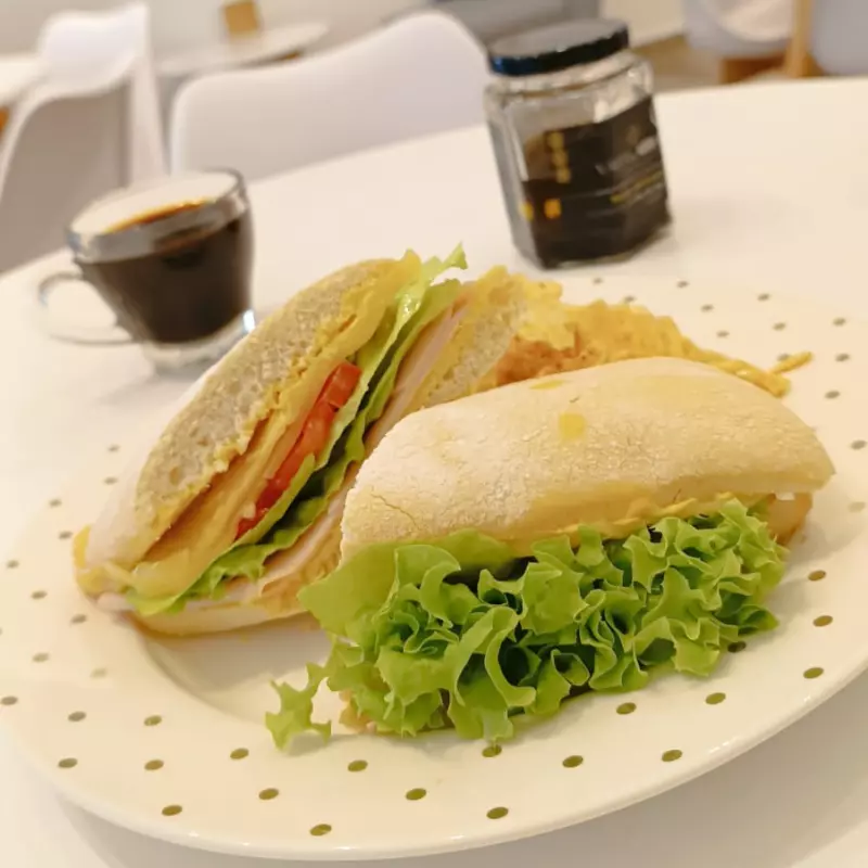 Adelita (Queso/Española/Jamón&Queso)