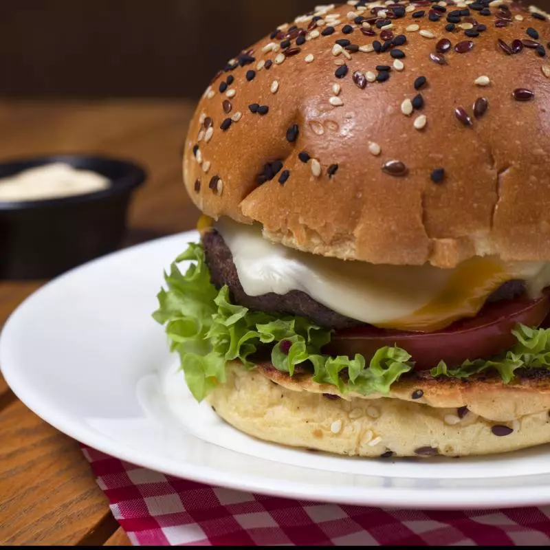 Cheese Burger + papas