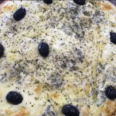10. PIZZA DE ROQUEFORT C/JAMON