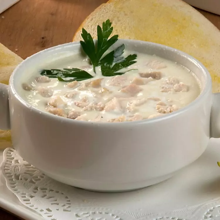 شوربه دجاج بالمشروم