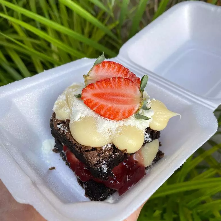 BROWNIE NINHO COM MORANGO