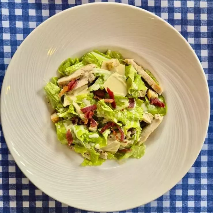 Ensalada cesar de pollo