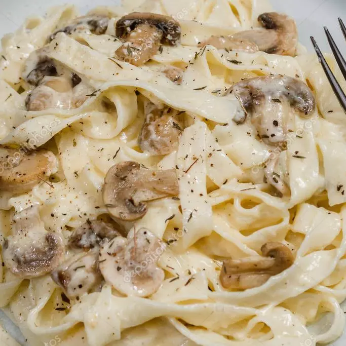 FETUCCINE CON CHAMPIÑONES
