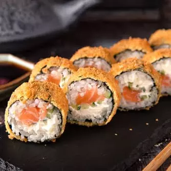 Hot Uramaki salmão
