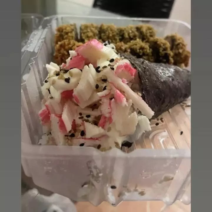 Temaki de kani com 10 carioca de kan