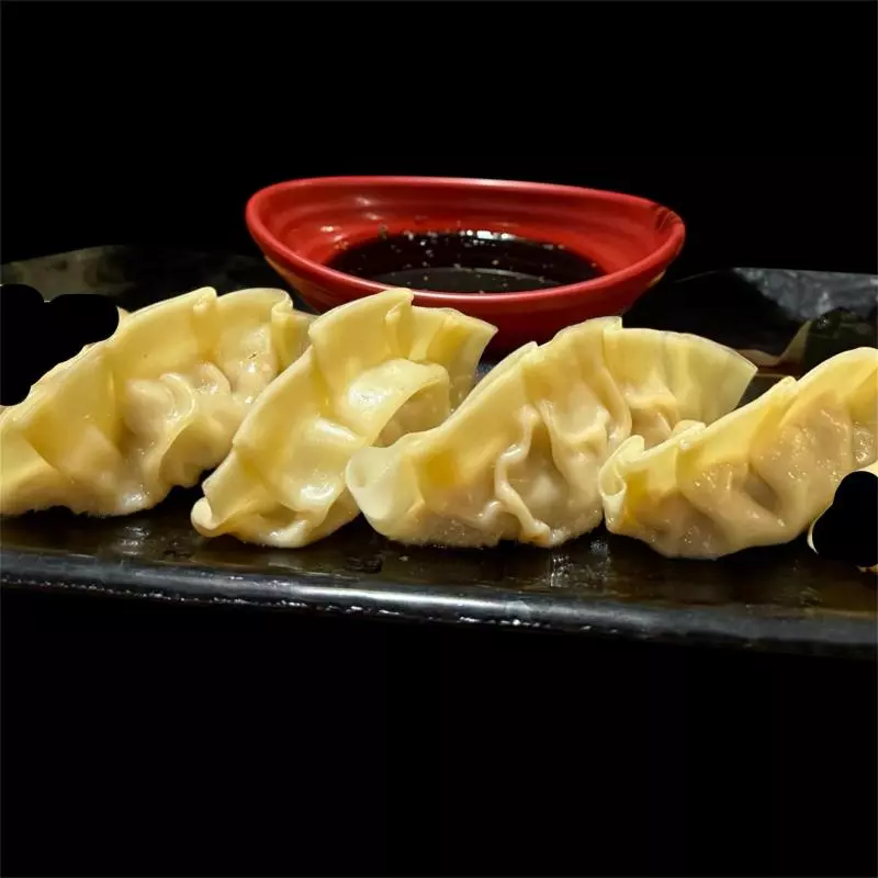 CHICKEN GYOZA (4Piezas/pcs)