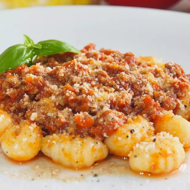 Ñoquis de papa c/ Bolognesa o Estofa