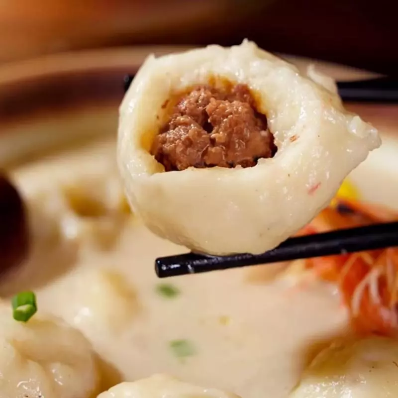 BOLITA DE PESCADO CON SOPA 灌汤鱼丸