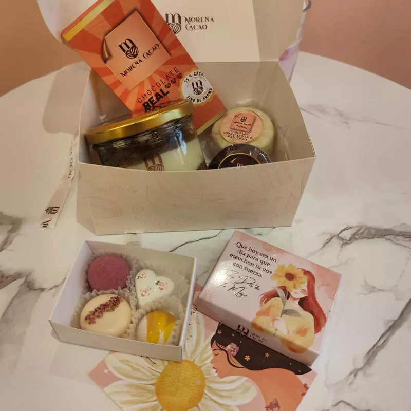 CAJA "DIA DE LA MUJER"