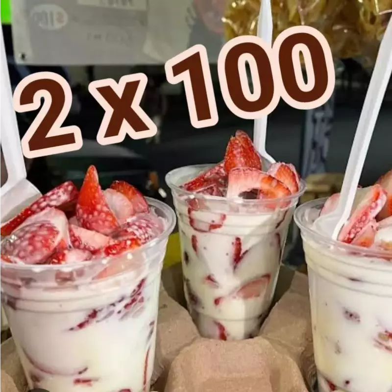 2 vasos de fresas con crema