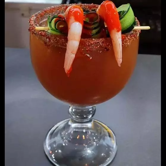 Michelada camaronera