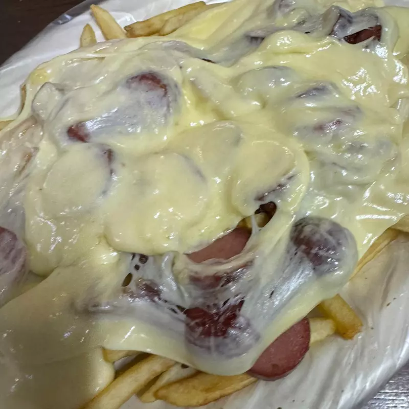 Salchipapas Gratinadas
