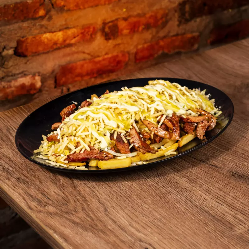 Salchipapa americana