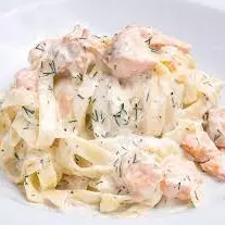 FETUCCINI CON SALMON SALSA BLANCA