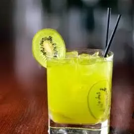 Caipirinha de kiwi
