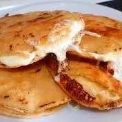 Las Chio (Tortillas con Quesillo)