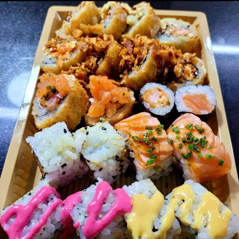 BOX NIKKÕ 10 SUSHI MIX 10 SUSHI FRITO